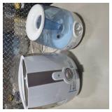 Lot of 2 Humidifiers HoMedics Total Comfort & Vicks Cool Mist Tabletop Units tested and working