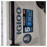 Igloo MaxCold Latitude 90 Roller Cooler 90 Qt 85L Wheeled Ice Chest 5 Day Made USA