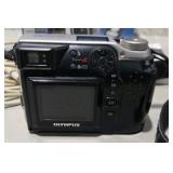 Olympus Camedia C-2020 Zoom Digital Camera with Box, Manual & Cables