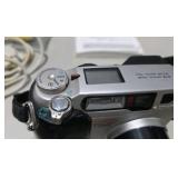 Olympus Camedia C-2020 Zoom Digital Camera with Box, Manual & Cables