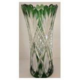 Emerald Green Diamond-Cut Crystal Vase with Scalloped Rim