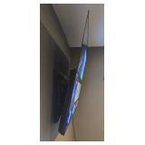 LG 55-Inch 4K OLED TV & Wall Mount Bracket - Works