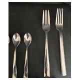 Mish-Mash Silverware - Assorted Forks, Knives & Spoons (Mixed Patterns)