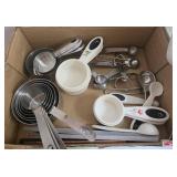 Kitchenware Tools - Colander, Salad Spinner, Measuring Cups, Spoons, Strainers, Funnels,