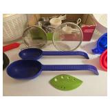 Kitchenware Tools - Colander, Salad Spinner, Measuring Cups, Spoons, Strainers, Funnels,