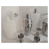 Barware - Ice Bucket, Flasks, Shakers, Ice Cube Trays, Measuring Cups