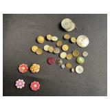 Vintage Button Collection - Floral Brass Buttons, Cameo Cabochons & Pearl Discs