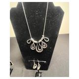 Coordinating Silver-Tone Filigree Necklace Set with Teardrop Earrings and Pendant