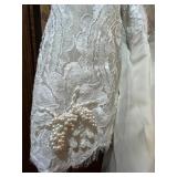 Beautiful VTG Bridal Gown - Ivory Lace Overlay with Pearl Embellishments, Button-Back & Veil - Approx SZ 12