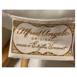 Beautiful VTG Bridal Gown - Ivory Lace Overlay with Pearl Embellishments, Button-Back & Veil - Approx SZ 12