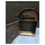 Wall mount mailbox