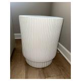 Modern White Fluted Pedestal Side Table Accent Stool 16x18 Good