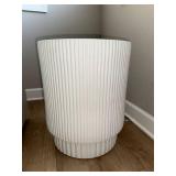 Modern White Fluted Pedestal Side Table Accent Stool 16x18 Good