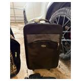 Mixed Luggage & Travel Bag Lot Suitcases Duffels Totes Rolling Cases