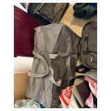 Mixed Luggage & Travel Bag Lot Suitcases Duffels Totes Rolling Cases