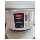 OXO Good Grips Batter Bowl 2 Qt/2 L + Angled Cups (2 & 4 Cup) + Pampered Chef Bowls