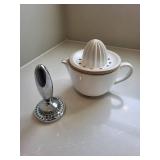 Transpac White Ceramic Citrus Juicer