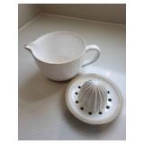 Transpac White Ceramic Citrus Juicer
