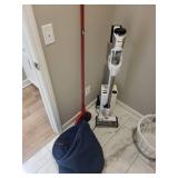 Shark DETECT PRO Cordless Stick Vacuum - Anti-Allergen Seal & Odor Neutralizer