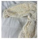 Vintage Lace Dress with Bonnet – Cream Floral Pattern