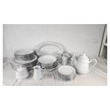 Crown Ming Fine China Dinnerware Set