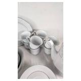 Crown Ming Fine China Dinnerware Set