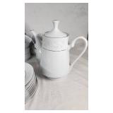 Crown Ming Fine China Dinnerware Set