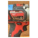MILWAUKEE Drill and impact drivers