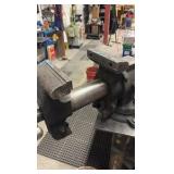 MACHINIST Bench Vise with Pipe jaws