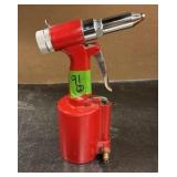 AIR hydraulic rivet gun w/ tool chest and rivets