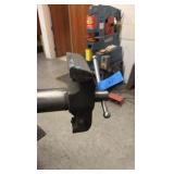 MACHINIST Bench Vise with Pipe jaws