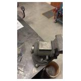 MACHINIST Bench Vise with Pipe jaws