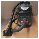 (2) WET dry vacs: Stinger and Dayton