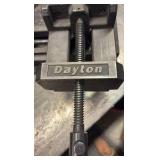 DAYTON vise grip