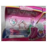 4 Mini Barbie Land Toys...