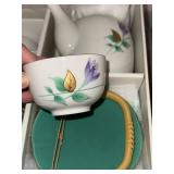 Japanese Porcelain Tea Set Boxed Teapot 5 Cups Saucers Floral Gold