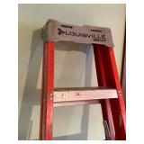 Louisville Fiberglass Step Ladder 300 lb Capacity 6 Ft Used