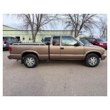 2003 GMC SONOMA SL *4x4 | No Accidents Reported* (NO RESERVE)