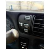 2003 GMC SONOMA SL *4x4 | No Accidents Reported* (NO RESERVE)