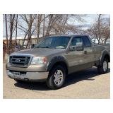 2004 FORD F-150 XL *4x4 | No Accidents Reported | 137k Miles* (NO RESERVE)