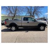 2004 FORD F-150 XL *4x4 | No Accidents Reported | 137k Miles* (NO RESERVE)