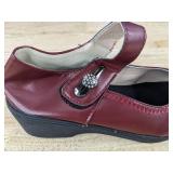 Girls Shoes Burgundy Velcro Strap Size 3.5 - New
