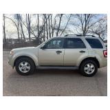 2010 FORD ESCAPE XLT *1 Owner* (NO RESERVE)