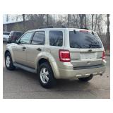 2010 FORD ESCAPE XLT *1 Owner* (NO RESERVE)
