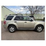 2010 FORD ESCAPE XLT *1 Owner* (NO RESERVE)