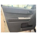 2010 FORD ESCAPE XLT *1 Owner* (NO RESERVE)