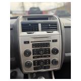 2010 FORD ESCAPE XLT *1 Owner* (NO RESERVE)