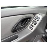 2006 FORD ESCAPE XLT *4x4 | No Accidents Reported* (NO RESERVE)