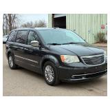 2011 CHRYSLER TOWN AND COUNTRY LIMITED (NO RESERVE)