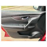 2016 NISSAN ROGUE S *All Wheel Drive | No Accidents Reported | 2 Owner* (NO RESERVE)
